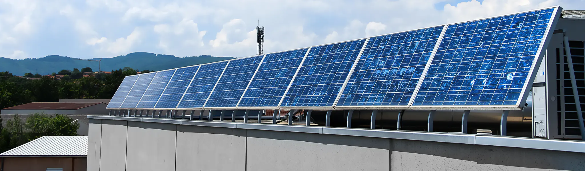 Barrial photovoltaïque : Garde-corps avec support de panneaux photovoltaïques intégrés